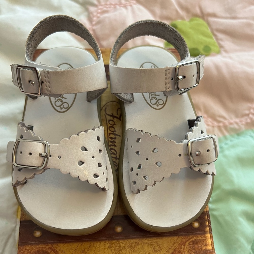 Footmates white sandals